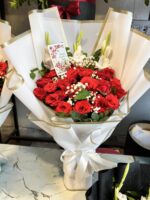 Decent & beautiful bouquet 💐 with red Rose 🌹